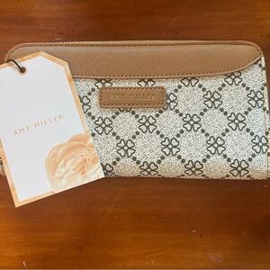 NWT Amy Miller Designer Signature Series Wallet